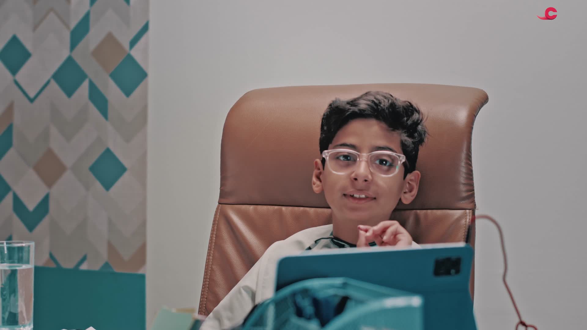 Show details-فرقة 2040 - الحذر من الألعاب الإلكترونية - الحلقة 8