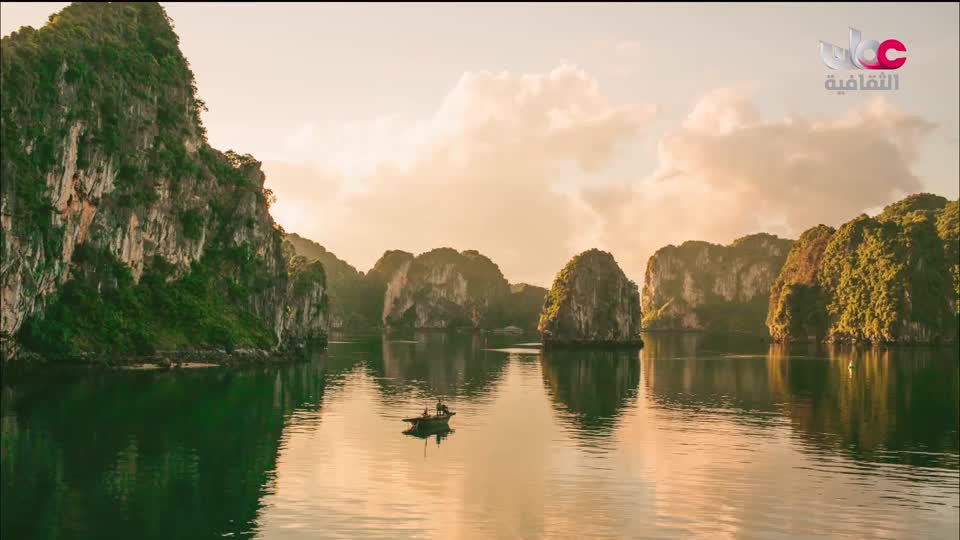 البرنامج الثقافي - العالم لك - الحلقة 10