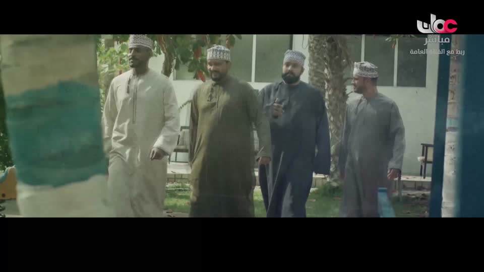 اذان العشاء يتخلل