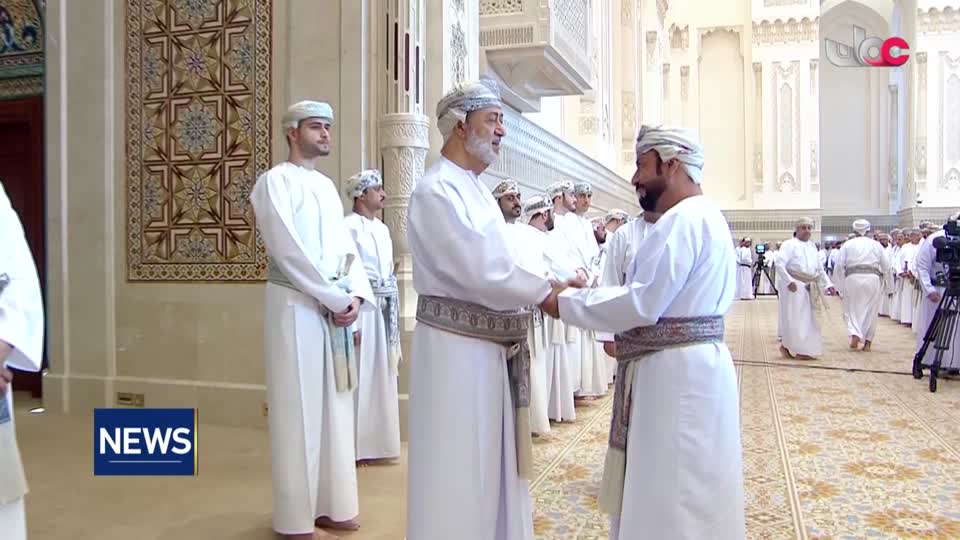 نشرة الأخبار باللغة الإنجليزية