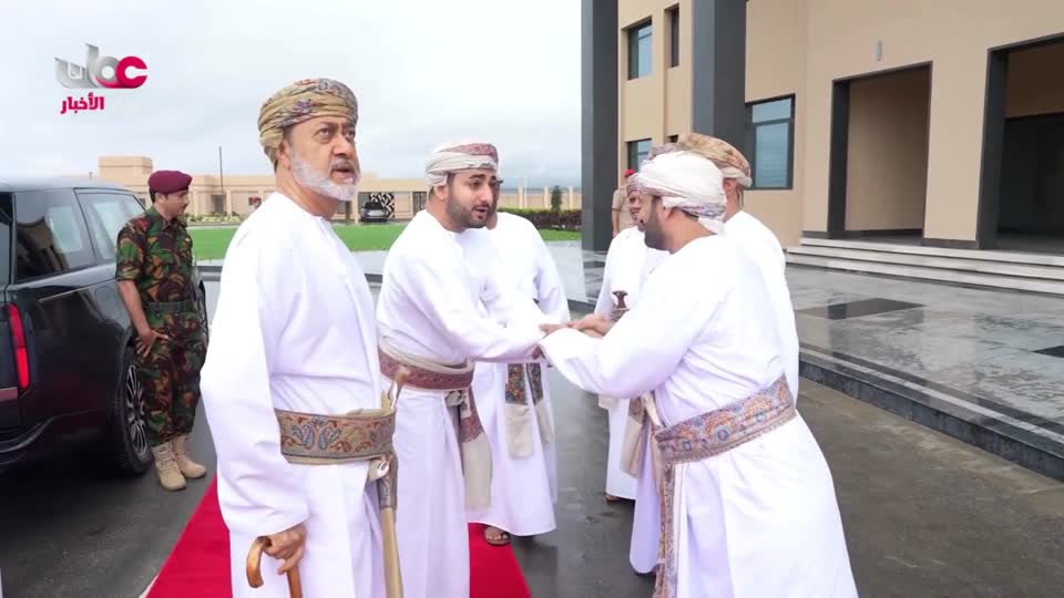 حضرةُ صاحب الجلالة السُّلطان هيثم بن طارق المعظم القائد الأعلى -حفظه الله ورعاه- يتفضل فيشمل برعايته السامية الكريمة صباح اليوم افتتاح المقر الجديد لجهاز الأمن الداخلي بمحافظة ظفار.