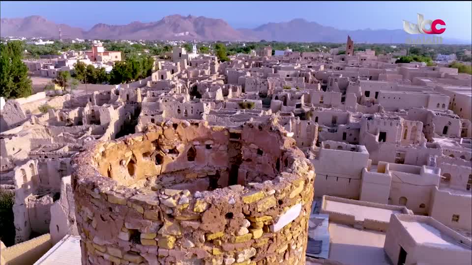 برنامج - أقنعة وكنوز