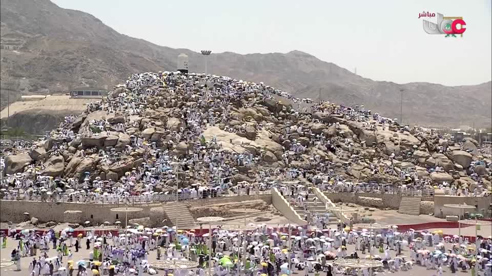 وقوف الحجيج على صعيد عرفات الطاهر وخطبة يوم عرفة 1445 هـ