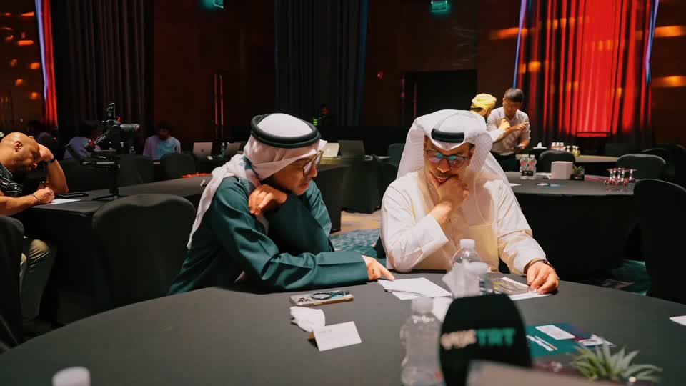 Show details-فاصل اللقاء الإعلامي عمان والعالم