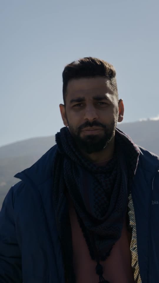 عين نحو السماء