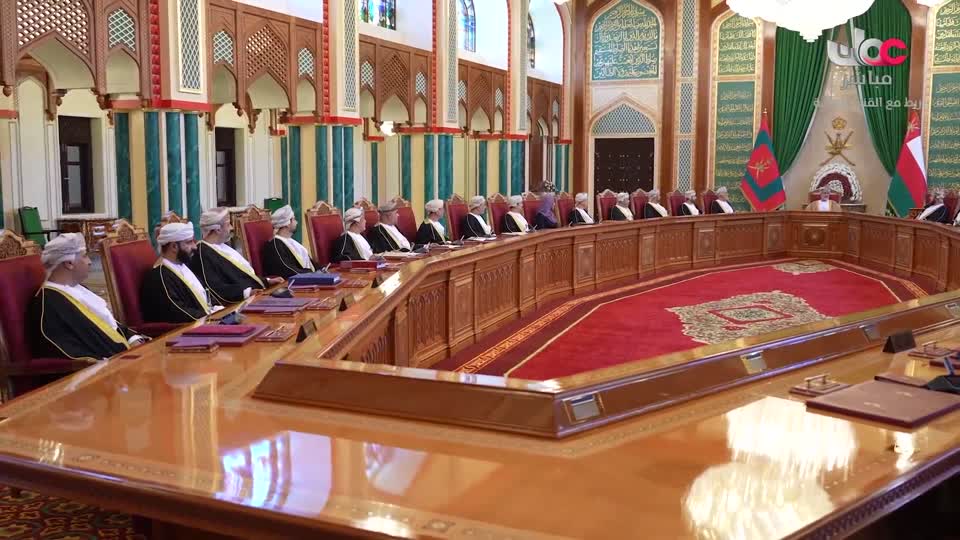 حضرةُ صاحبِ الجلالةِ السُّلطان هيثم بن طارق المعظّم -حفظهُ اللهُ ورعاهُ- يتفضّلُ فيترأسُ اجتماع مجلس الوزراء بمبنى مجلس الوزراء بمسقط - الثلاثاء 6 يناير 2026م 