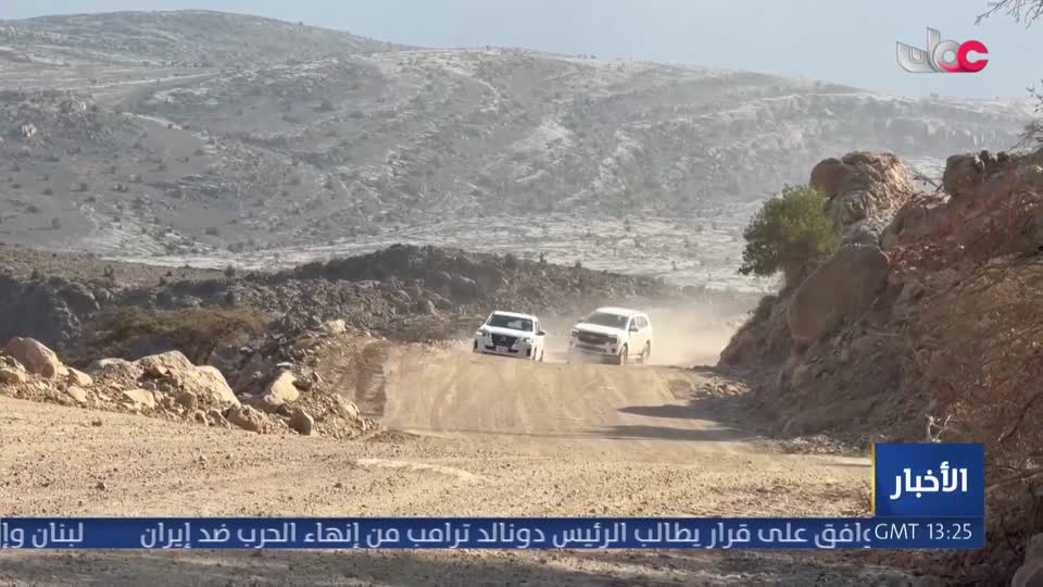 تواصل العمل في مشروع تنفيذ طريق جبل شمس في ولاية الحمراء - الخميس 4 يونيو 2026م