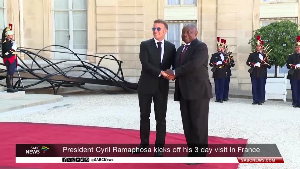 President Ramaphosa meets France's Macron, pays tribute to South African WWI Heroes
