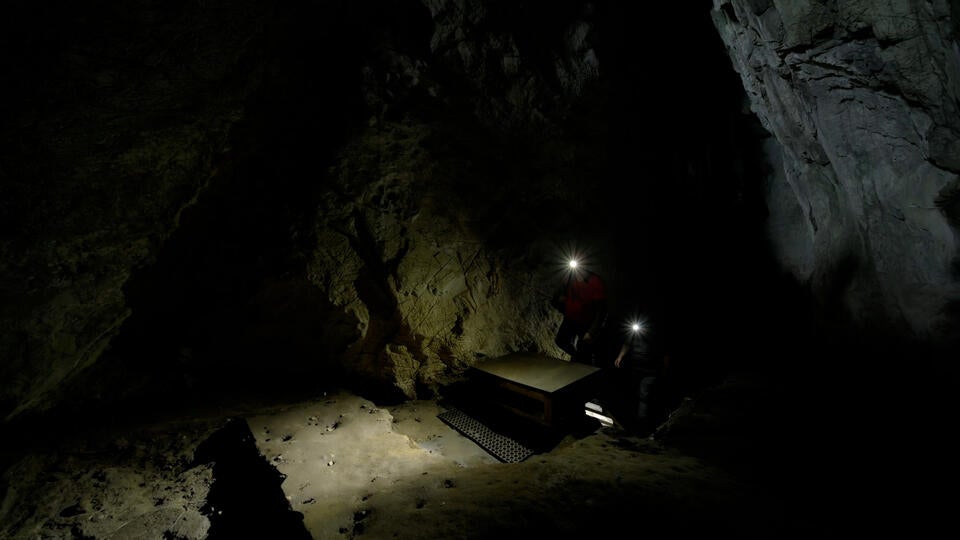 كهوف جبل طارق