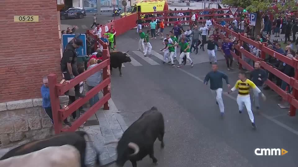 Un toro rezagado alarga el tercer encierro de Guadalajara (18/09/2026)