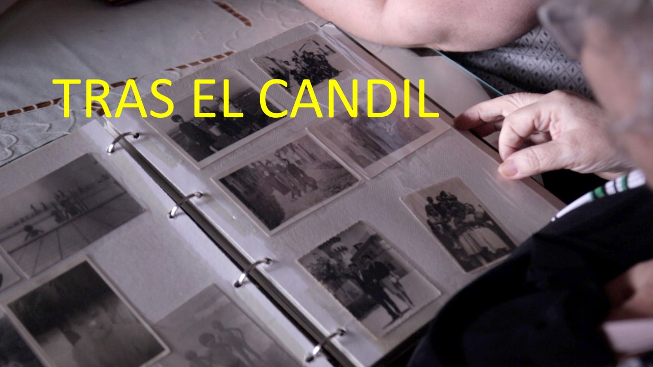 Tras el candil