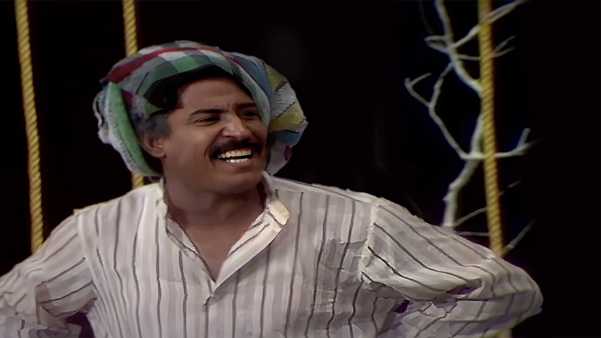 يلعب على الحبلين